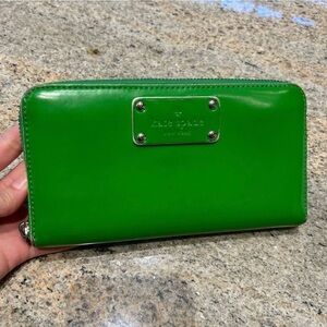 Vintage Authentic Kate Spade GREEN long wallet. Color of the season. Hot-fire!